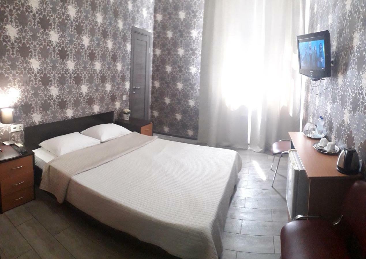 Penates Hostel Ekaterinburg Ngoại thất bức ảnh