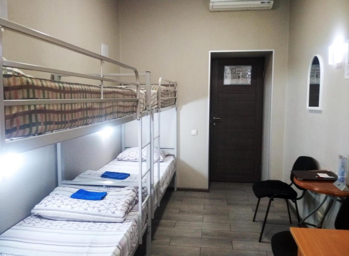 Penates Hostel Ekaterinburg Ngoại thất bức ảnh