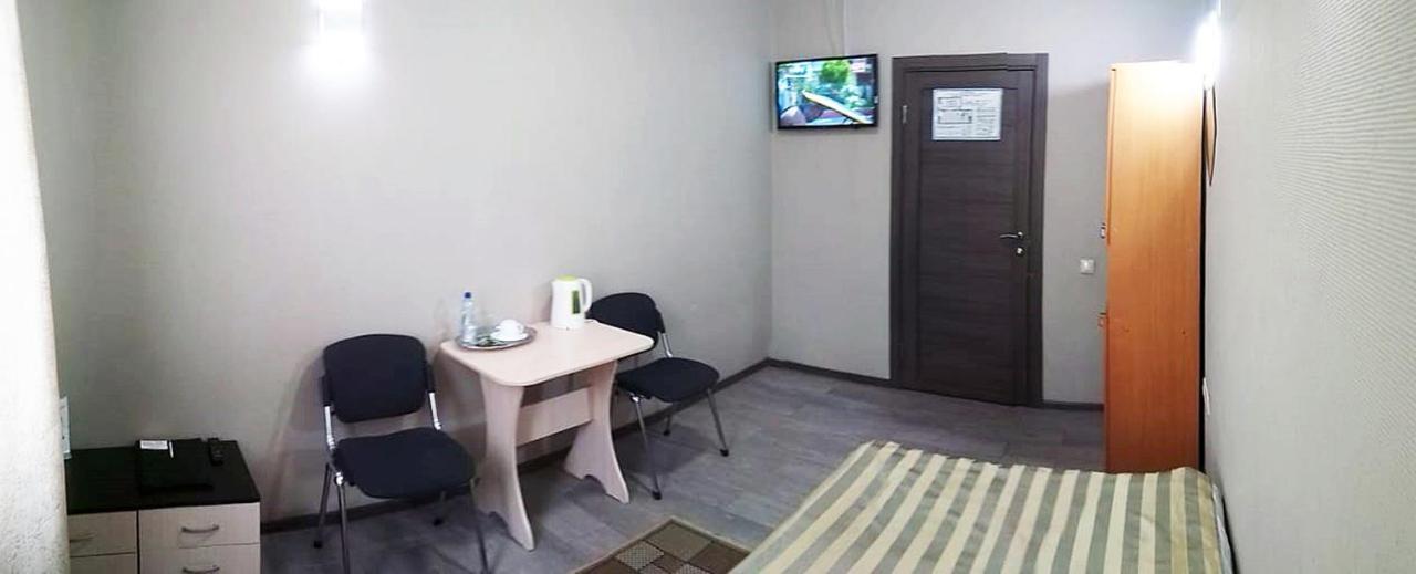 Penates Hostel Ekaterinburg Ngoại thất bức ảnh