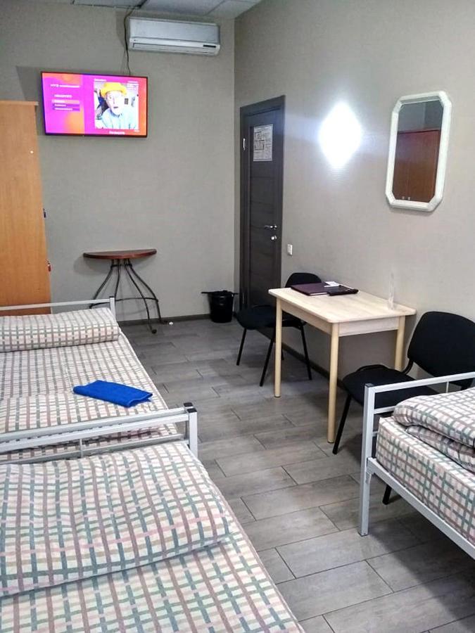 Penates Hostel Ekaterinburg Ngoại thất bức ảnh