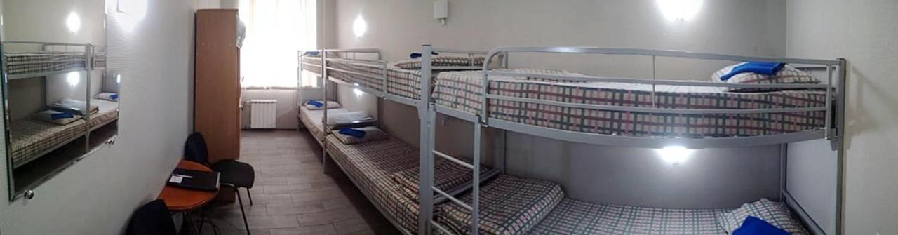 Penates Hostel Ekaterinburg Ngoại thất bức ảnh